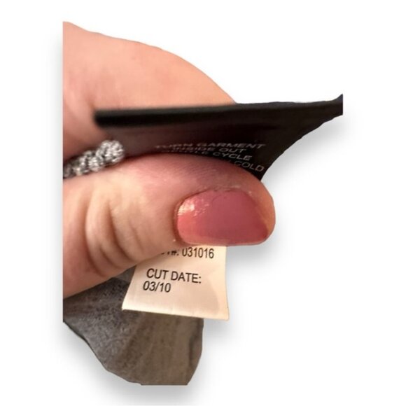 Women’s torrid 1 100% Cotton Grey 3/4 Bell Sleeve V Neck Sweater 14 16 1X 1XL - Picture 11 of 12